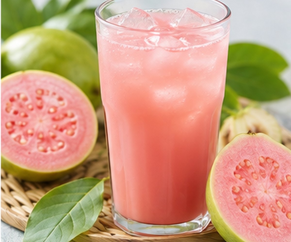 Pink guava drink with fresh guava halves for Guava 6001 flavour